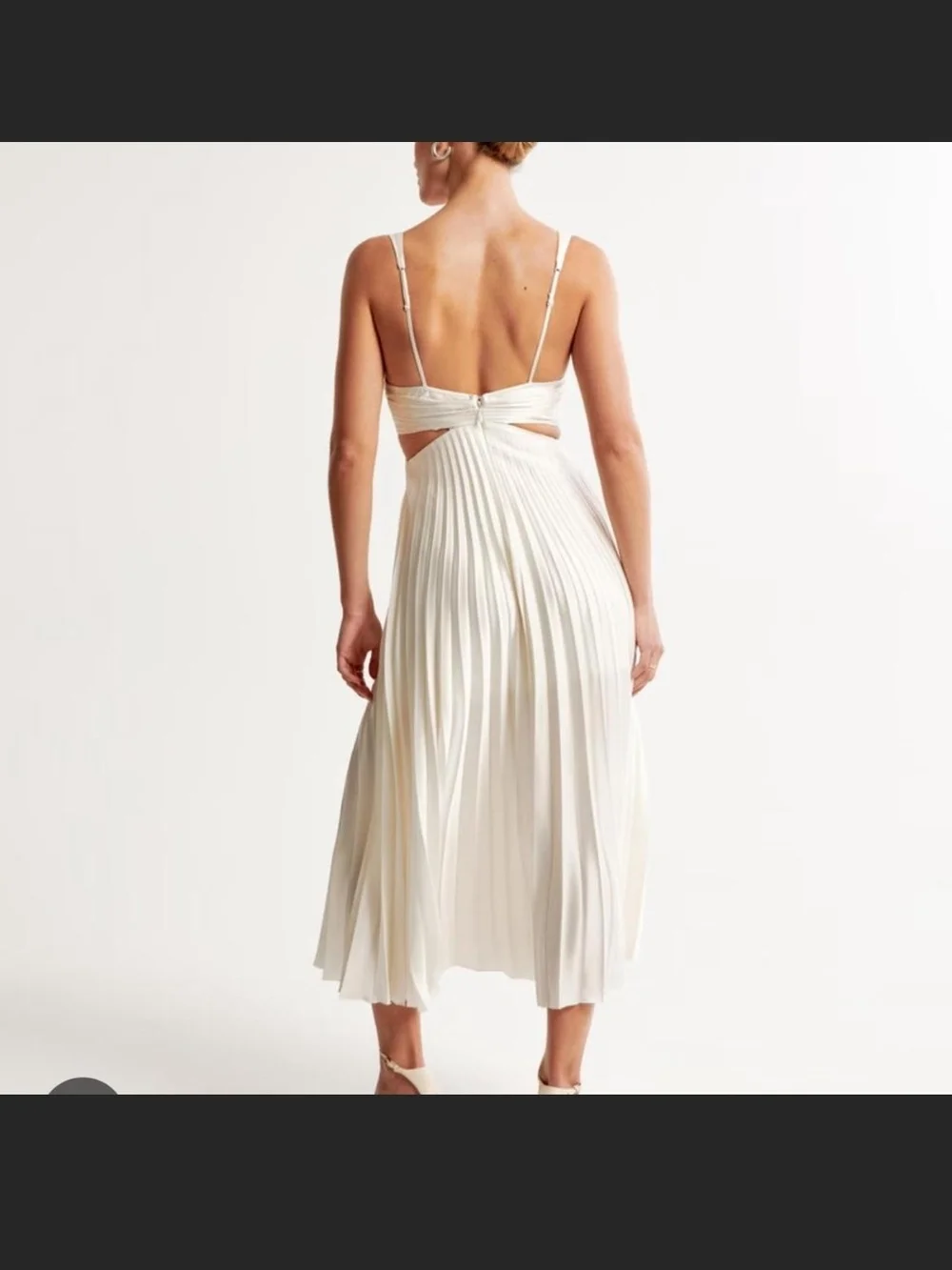 Abercrombie & Fitch Pleated White Satin V-Neck Maxi Dress with Cutout - M Tall